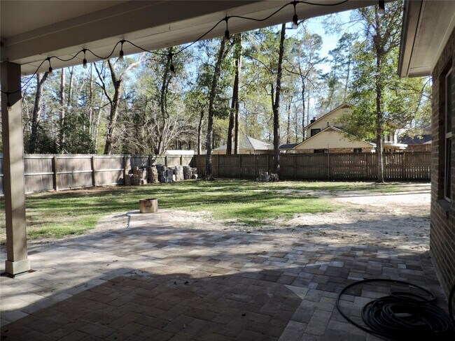 Building Photo - 2730 N Colosseum Ct