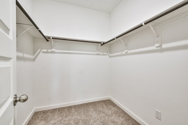 Building Photo - 9800 Grosbeak Ln