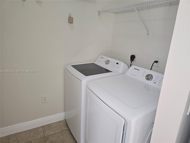 Building Photo - 4506 SW 160th Ave