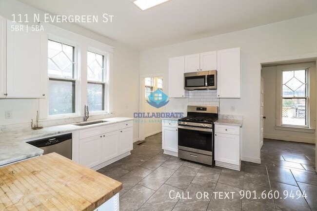 Building Photo - 111 N Evergreen St