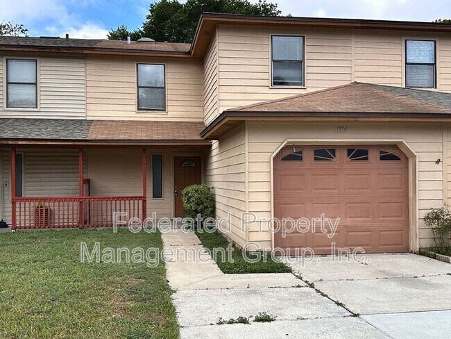 Primary Photo - 1114 ROMAINE Cir W