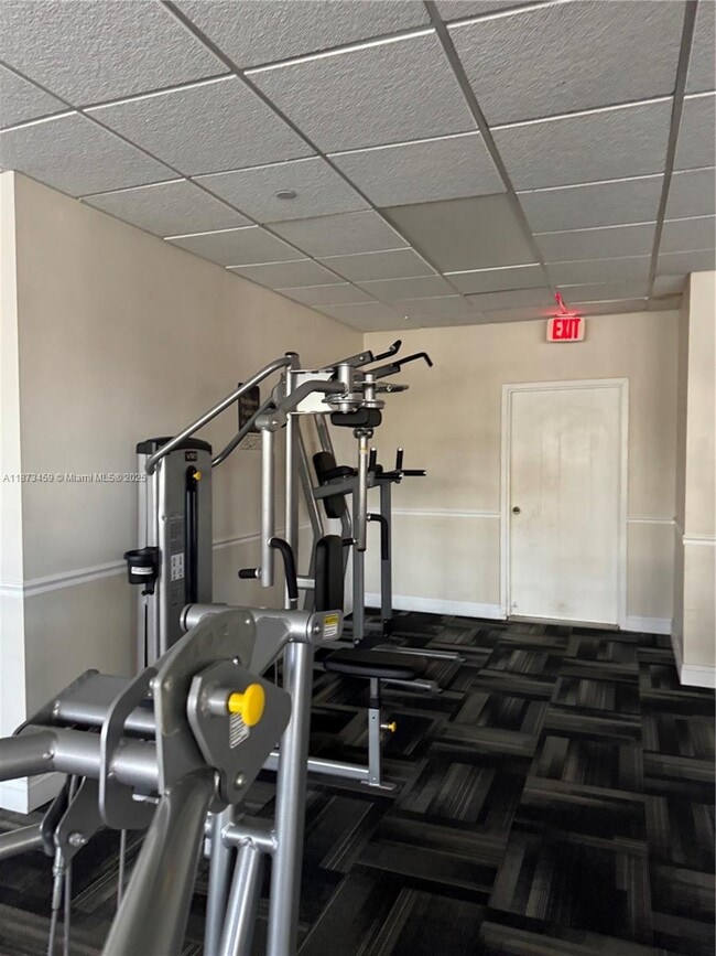 Building Photo - 2049 S Ocean Dr