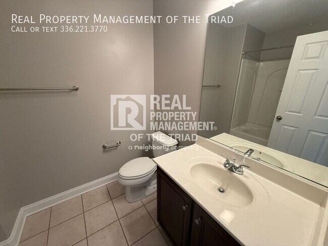 Building Photo - 4994 Wyngate Village Dr
