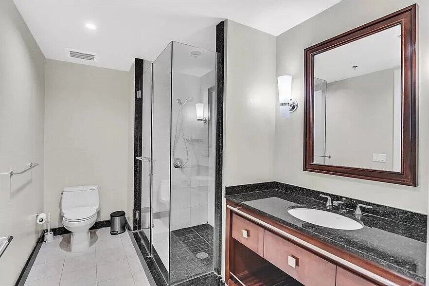 Building Photo - 2700 Las Vegas Blvd S