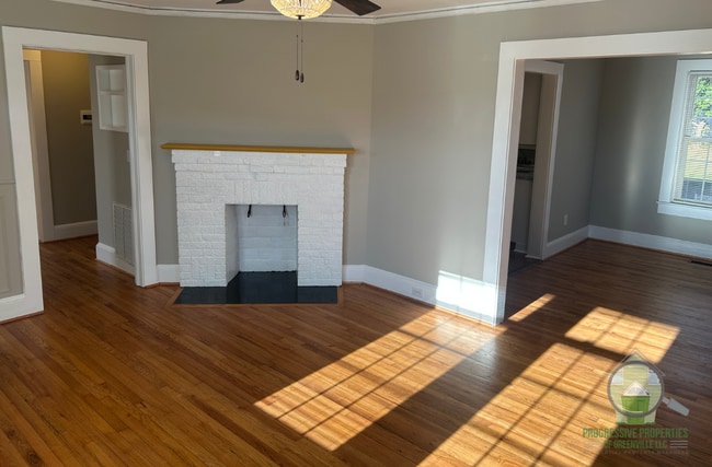 Building Photo - 305 Perry Rd