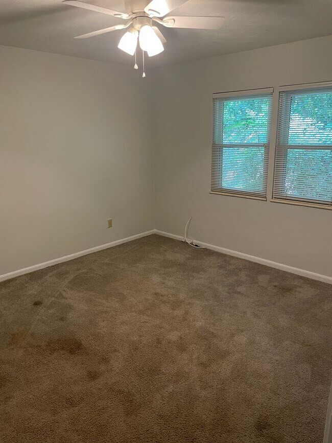 Building Photo - 4/2 House in Killearn Estates
