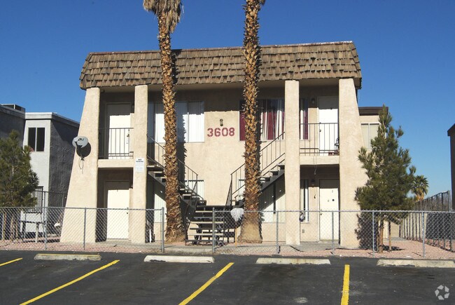 Building Photo - 3608 Thomas Ave
