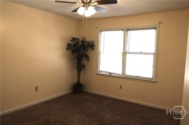 Building Photo - 159 Highland Park Dr