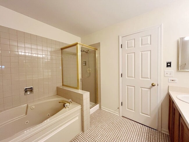 Building Photo - 312 Spring Creek Cir