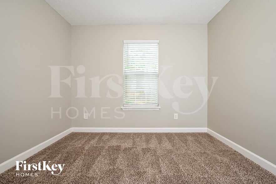 Building Photo - 104 Waters Edge Dr