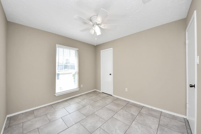 Building Photo - 14718 Windfern Forest Dr