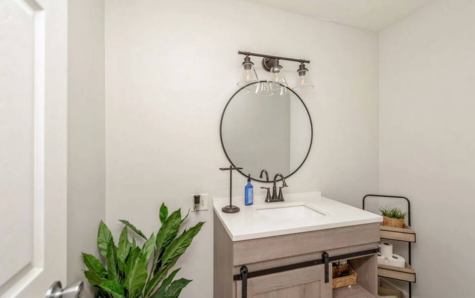 Building Photo - 1544 Amarillo Dr