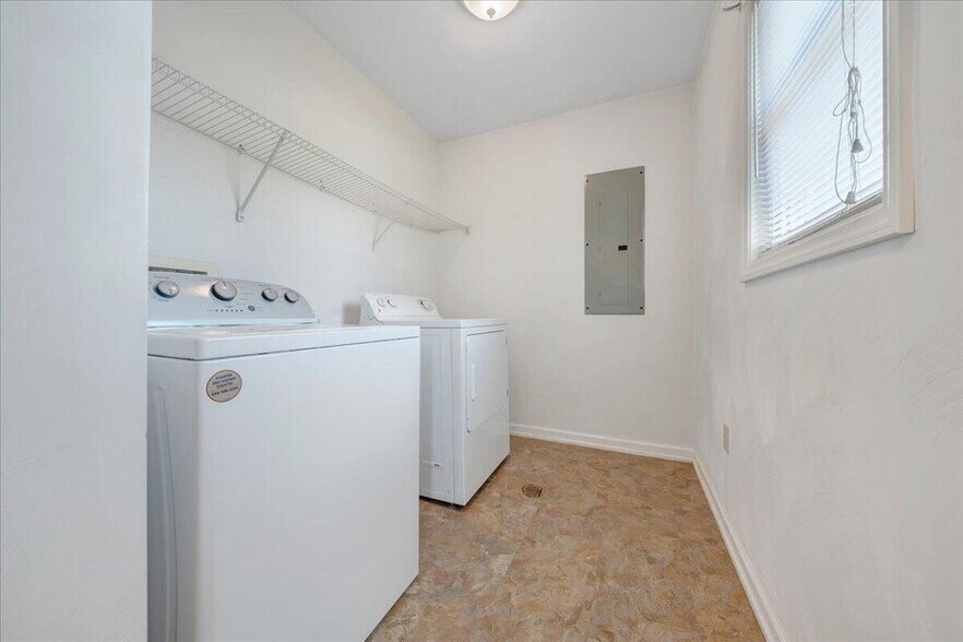 Building Photo - 720 Tennessee St