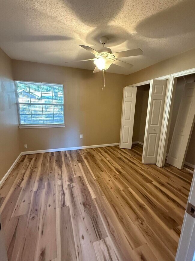 Building Photo - 607 W Sunset Blvd