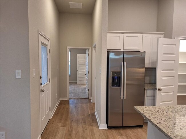 Building Photo - 758 Staglin St