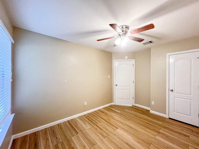 Building Photo - 298 Jack Rabbit Ln