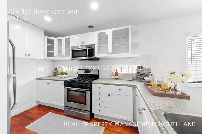 Building Photo - 239 Roycroft Ave