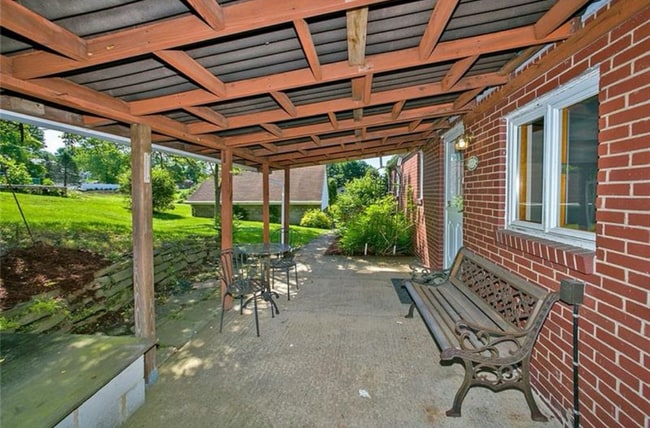 Building Photo - 5331 Old Logan Ferry Rd