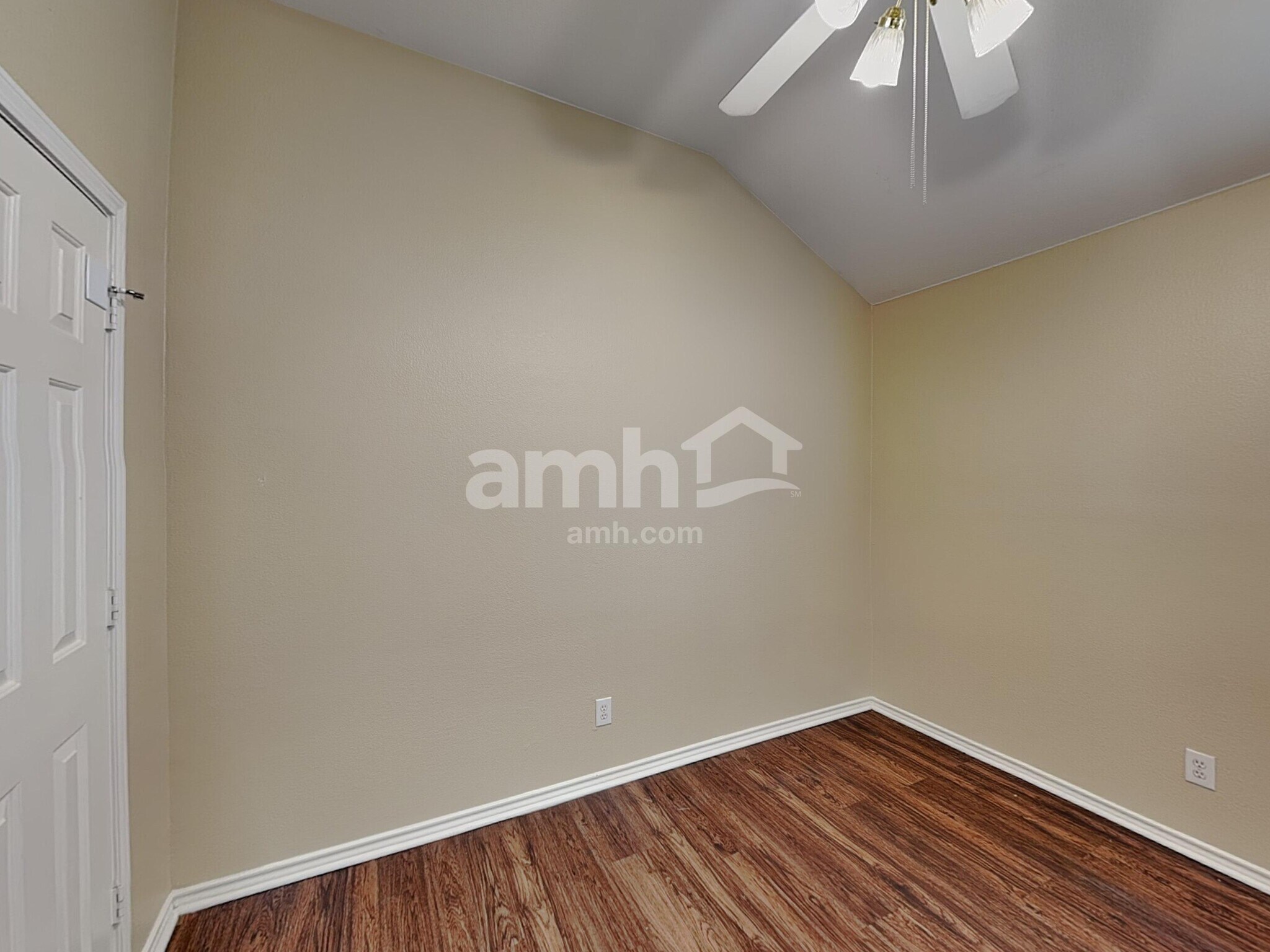 Building Photo - 909 Remington Dr