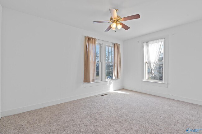 Building Photo - 2909 6th Ave SW