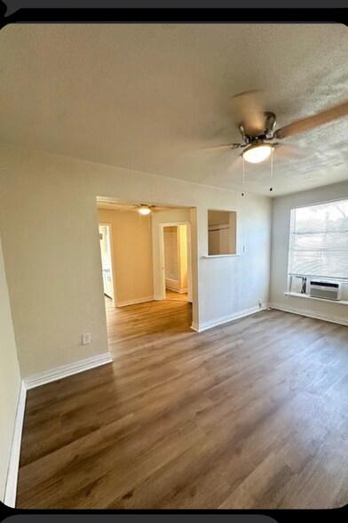 Building Photo - 311 W Malone Ave