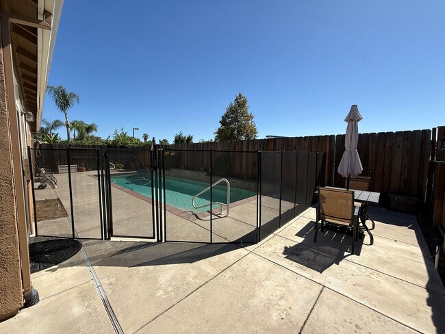 Building Photo - Single story home located in desirable northwest Modesto neighborhood!