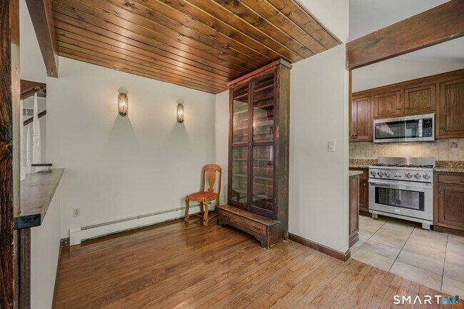 Building Photo - 82 Sill Ln