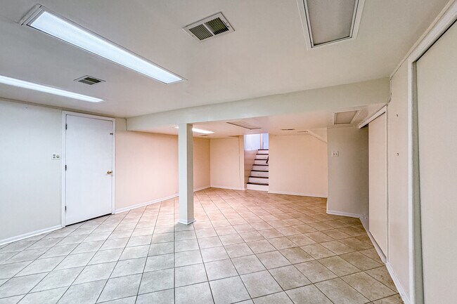 Building Photo - 9107 Samoset Trail