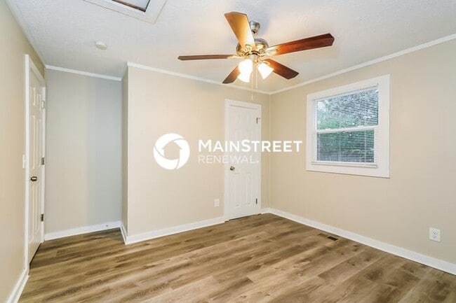 Building Photo - 3 Bedroom Pet-Friendly Home in MARTINSVILLE, IN with Main Street Renewal