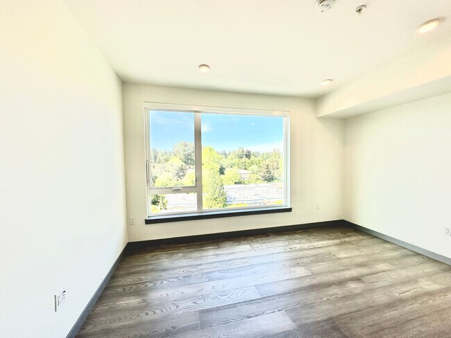Building Photo - 1bd/1ba Kirkland Condo