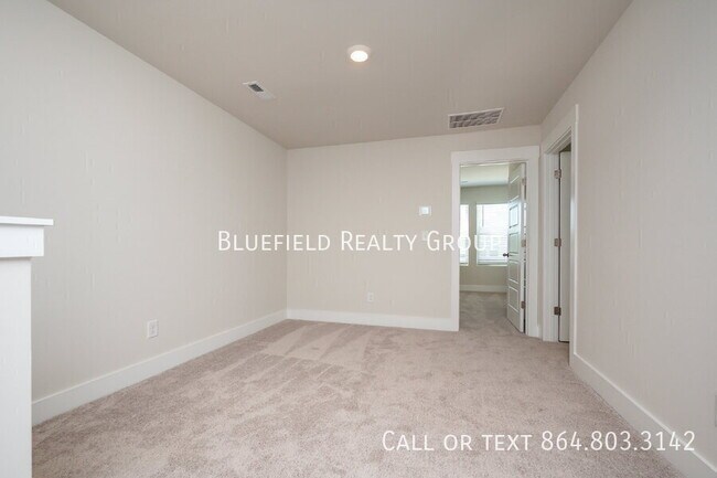 Building Photo - 69 Galley Ln
