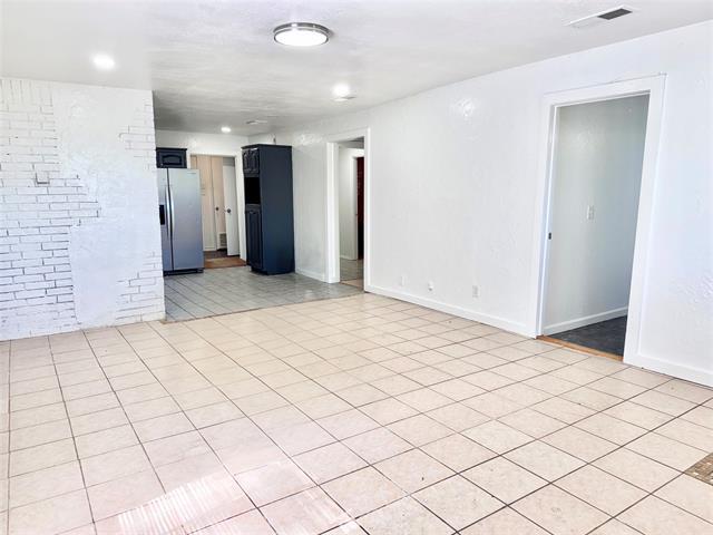 Building Photo - 1726 FM 2048