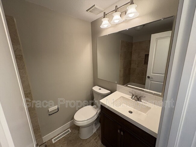 Building Photo - 14221 E Radcliff Cir