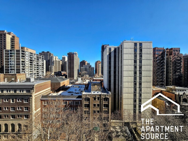 Building Photo - 1340 N Dearborn St