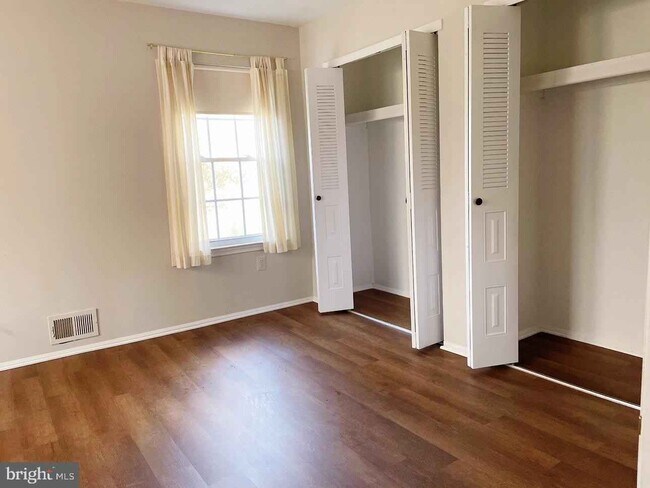 Master bedroom - closet - 15 Azalea Ct