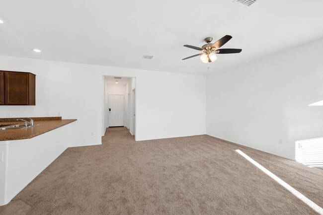 Building Photo - 6321 S Crescent Peak Dr