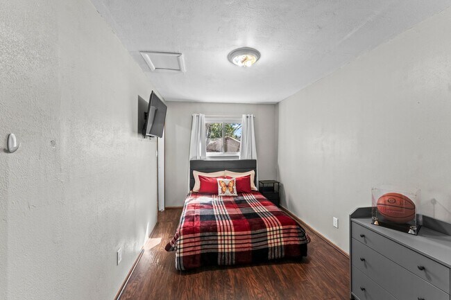 Building Photo - 4025 N Carefree Cir