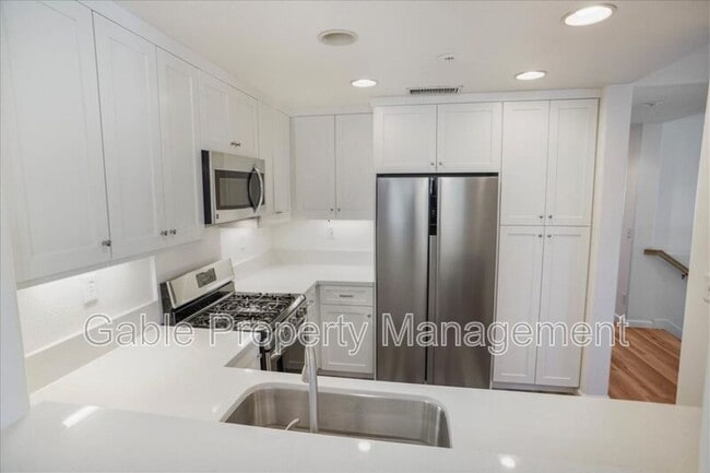 Building Photo - 28279 Canterbury Ct