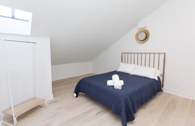 Building Photo - The Courtland at 421 Saint Paul Place