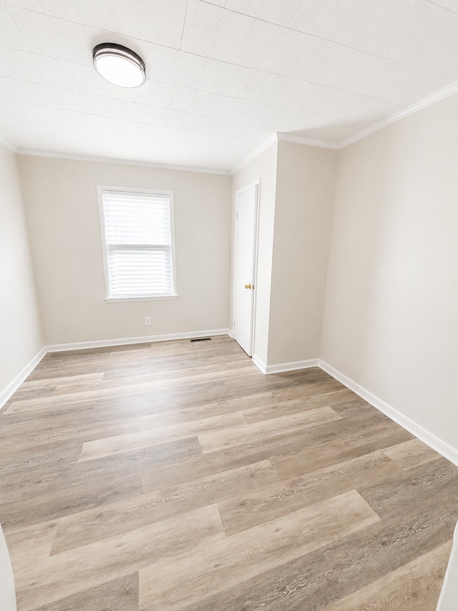 Building Photo - 1329 Marne St