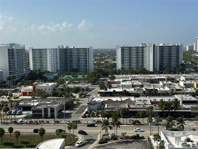 Building Photo - 3015 N Ocean Blvd