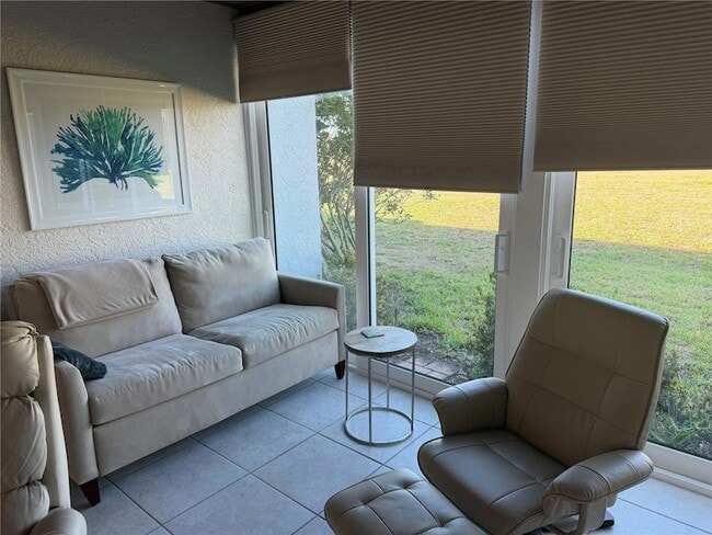 Building Photo - 880 Bird Bay Dr W