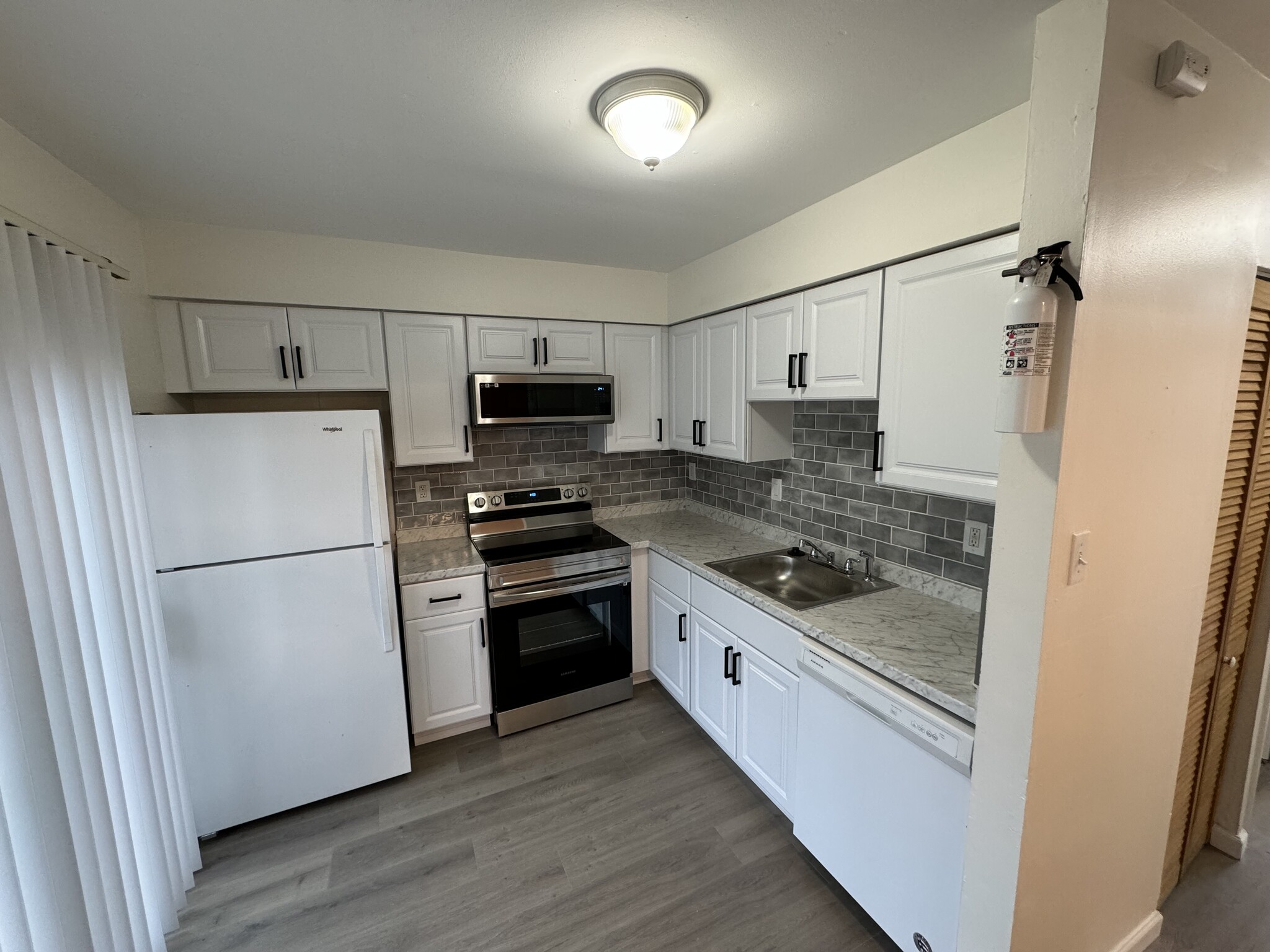 Kitchen - Renovated - 1912 Ironwood Ln