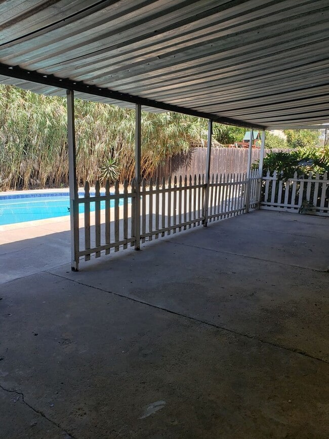Building Photo - Just in Time For Summer: Charming home wit...