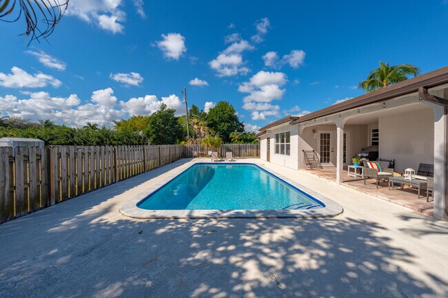 Building Photo - 250 NW 11th St