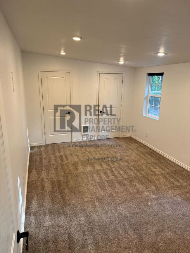 Building Photo - 1533 3rd Ave W