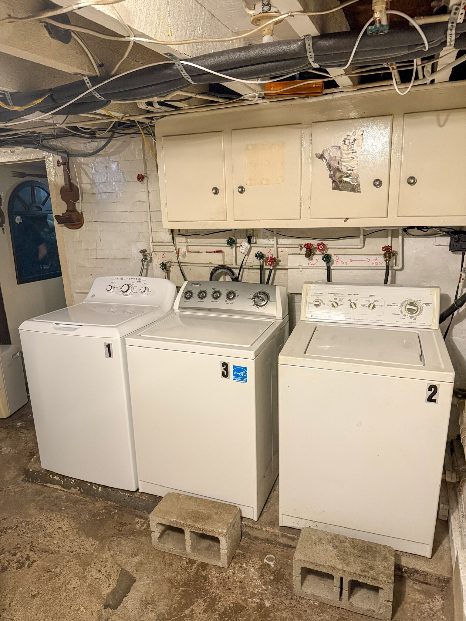 Shared Laundry Room - 62 Fourth St
