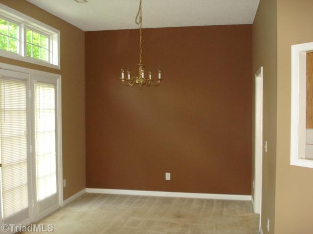 Building Photo - 8 Drakestone Ct
