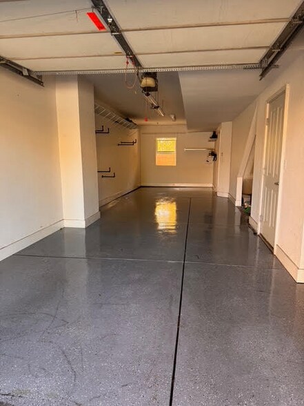 Building Photo - 1221 E Prospect Rd