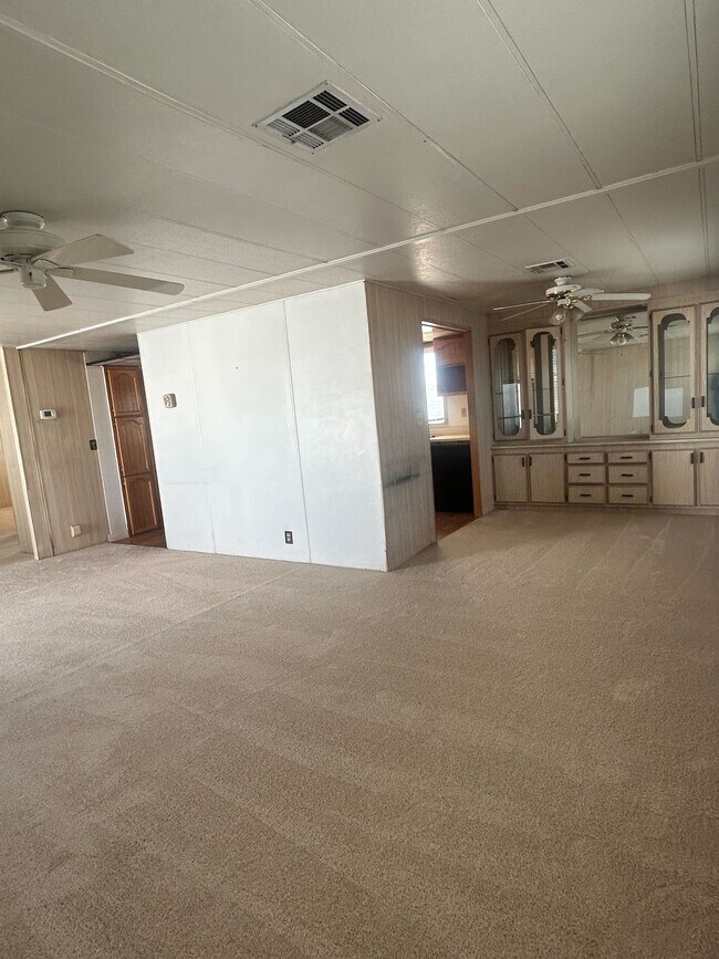 Building Photo - 3601 E Wyoming Ave